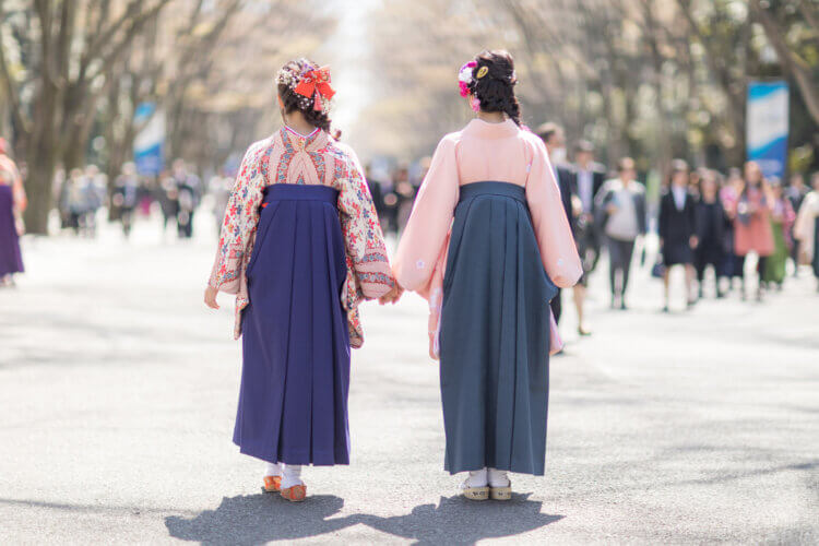 女子の卒業写真はどんな袴がおすすめ？卒業袴写真を徹底解説
