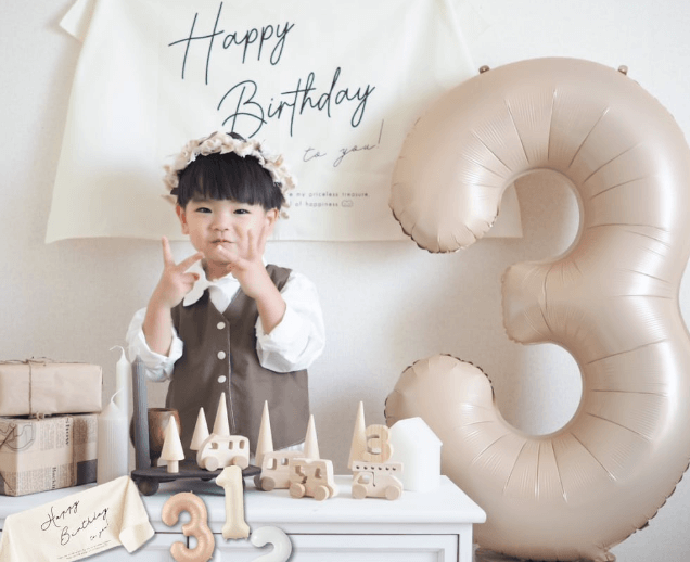 3歳のバースデーフォトをおしゃれに撮ろう!可愛く撮影するアイデアや撮影方法を解説!14