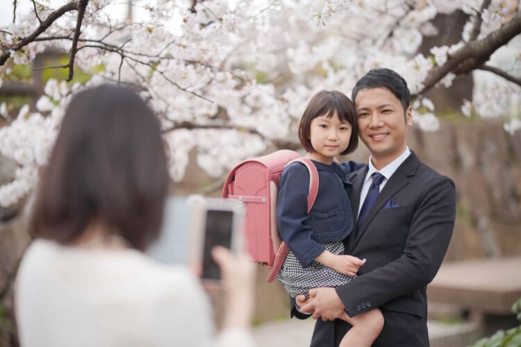 自宅で入学写真を撮影できる!撮影のコツやおすすめの小物も紹介2