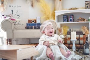 男の子のハーフバースデーフォトをおしゃれに撮る方法!アレンジ例やコツを解説4