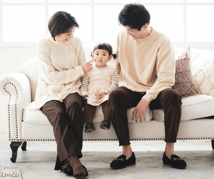ハーフバースデーフォトで親はどんな服装を選べば良い?おすすめを紹介3