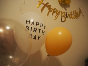 男の子のハーフバースデーフォトをおしゃれに撮る方法!アレンジ例やコツを解説7