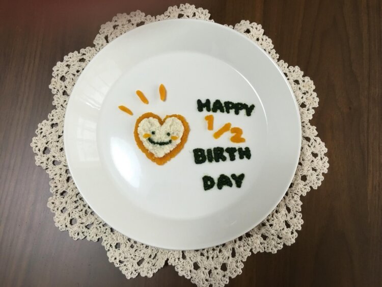 ハーフバースデーフォトは寝相アートがおすすめ!アレンジ方法や撮影のコツを解説7