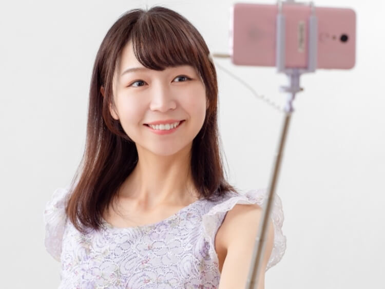 婚活お見合い写真の撮影で自撮りはアリ?好印象を与える自撮りのやり方を解説13