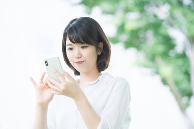 婚活お見合い写真の撮影で自撮りはアリ?好印象を与える自撮りのやり方を解説11