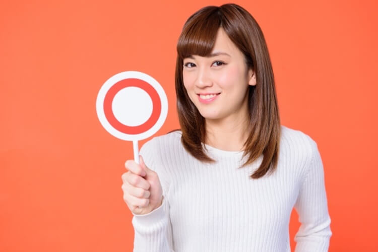 婚活お見合い写真の撮影で自撮りはアリ?好印象を与える自撮りのやり方を解説9