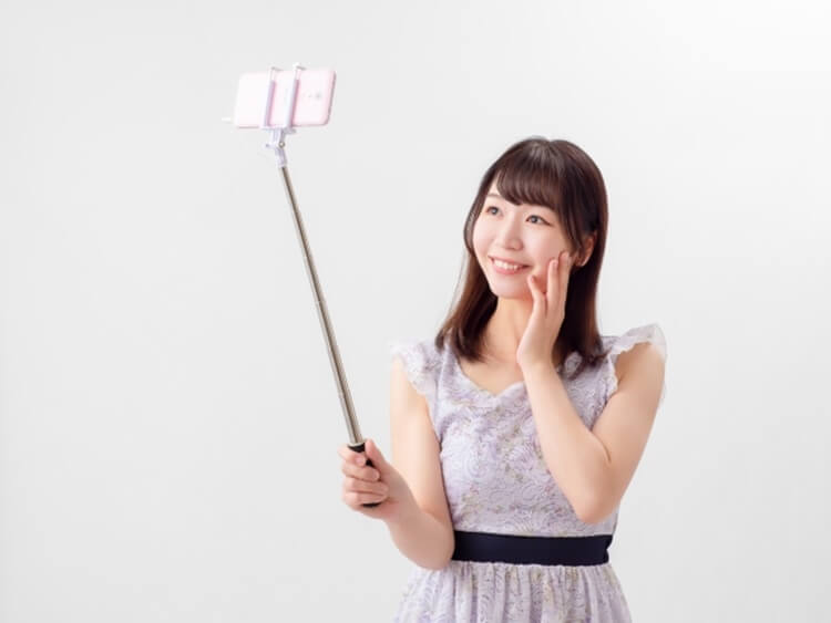 婚活お見合い写真の撮影で自撮りはアリ?好印象を与える自撮りのやり方を解説7