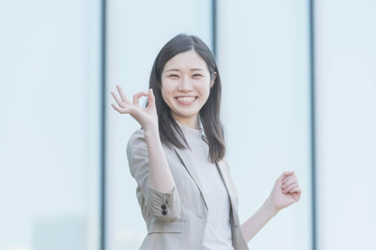 女性の婚活お見合い写真におすすめの服装の特徴やコーディネートの例をプロが紹介7