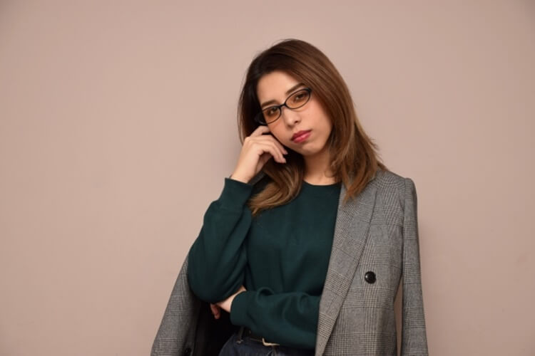 婚活お見合い写真にメガネ着用はNG?プロがおすすめの眼鏡も紹介!8
