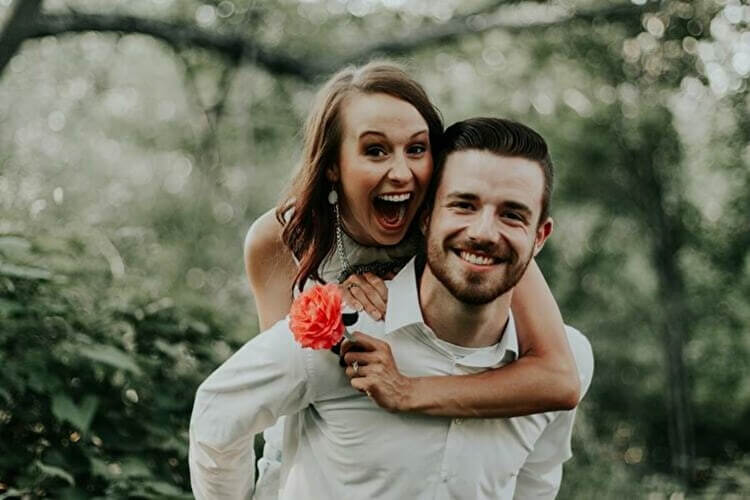 婚活お見合い写真はただの笑顔じゃNG!異性の目をひく表情を解説!3