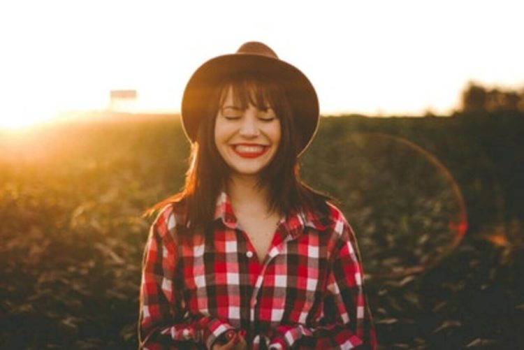 【女性の婚活お見合い写真】成功率を上げる戦略的な撮り方をプロが徹底解説2