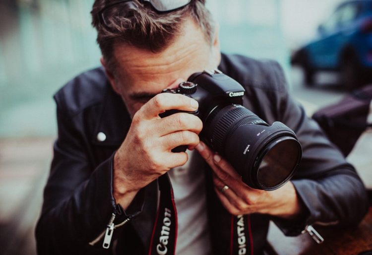 婚活・お見合い写真はピアスをつけて撮っても良いの?隠し方もご紹介4