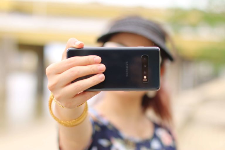 マイナンバーカードの写真は自宅での自撮りでもいい!撮る際の注意点を解説9