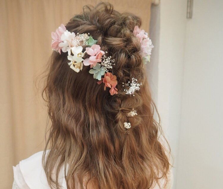 ミディアムの花嫁に人気のフォトウェディング髪型スタイル&髪飾り8