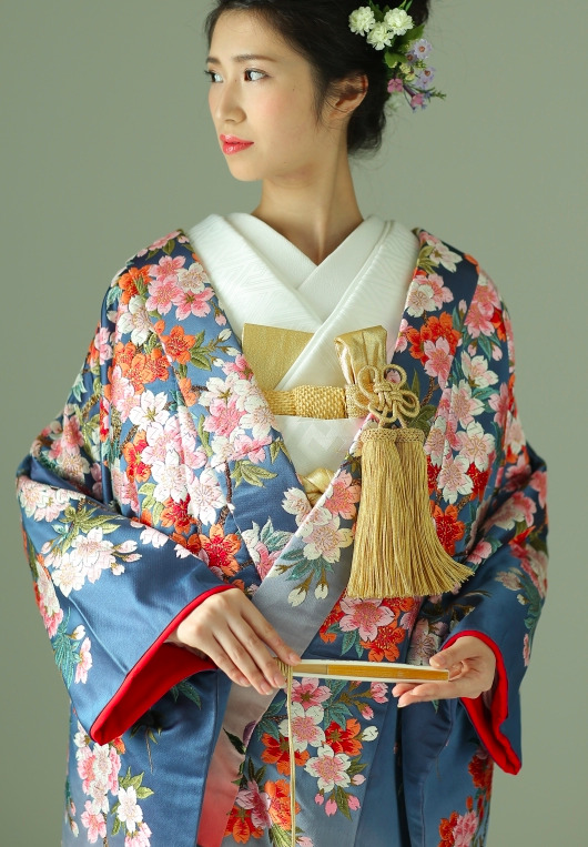 フォトウェディングの和装は白無垢・色打掛・引き振袖のどれ?花嫁に人気の柄や定番の色を紹介23