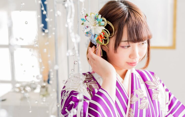 卒業写真のおしゃれなポーズ10選!卒業袴姿を写真で残そう8