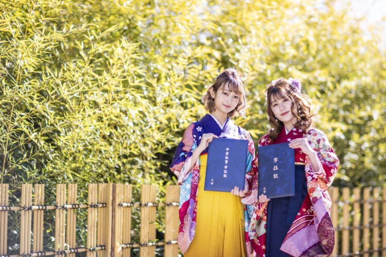 【学生必見】卒業写真のおすすめ撮り方解説!時期や男女別に衣装も紹介