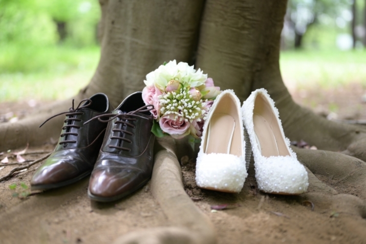 結婚報告ハガキ・年賀状はフォトウェディング写真を活用!人気のおしゃれデザインを紹介