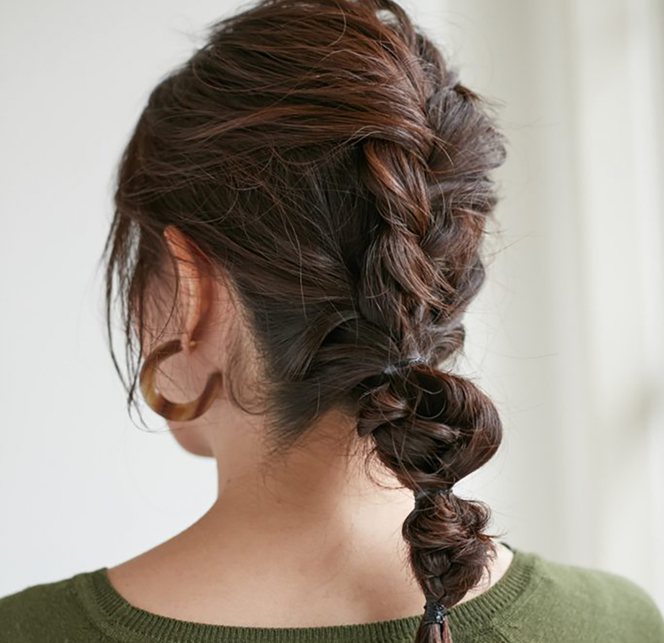 卒業袴写真の髪型は“編み込み”で簡単アレンジ!長さ別にやり方を紹介7