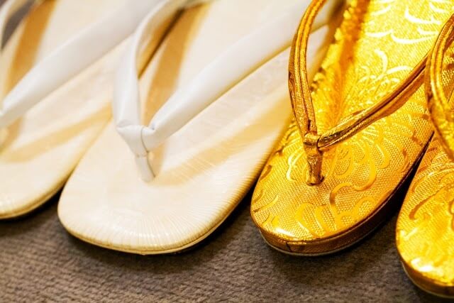 卒業袴写真ではブーツと草履どちらがおすすめ?丈の違いや相場まで解説12
