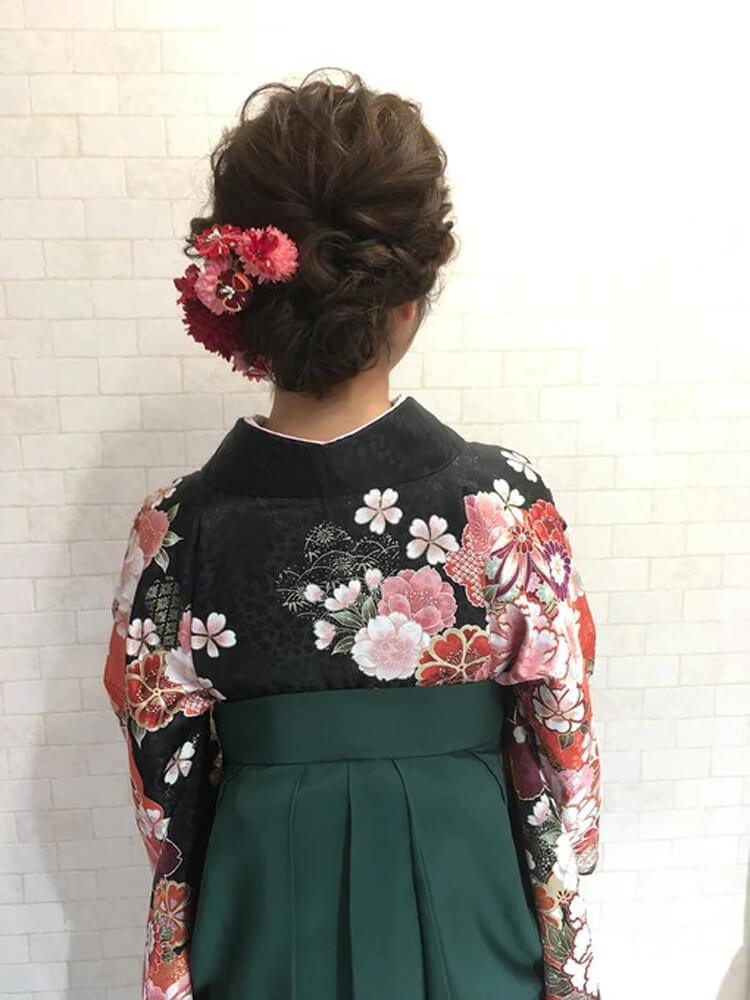 【人気】卒業写真に適した髪型を衣装別に解説!前髪や髪飾りも紹介10
