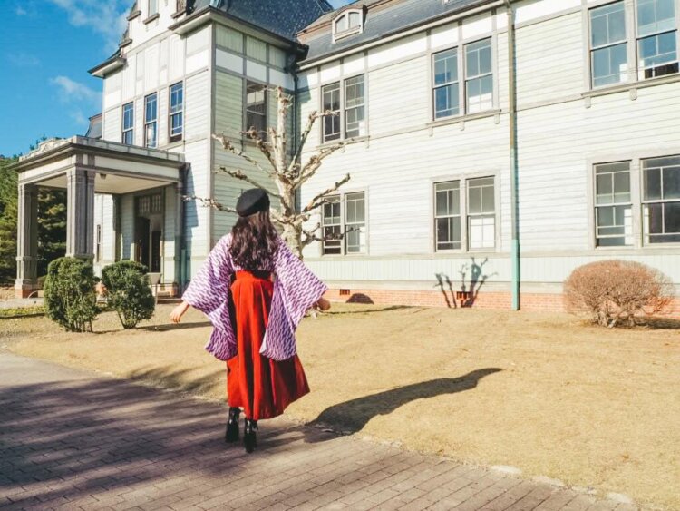 卒業袴写真ではブーツと草履どちらがおすすめ?丈の違いや相場まで解説14