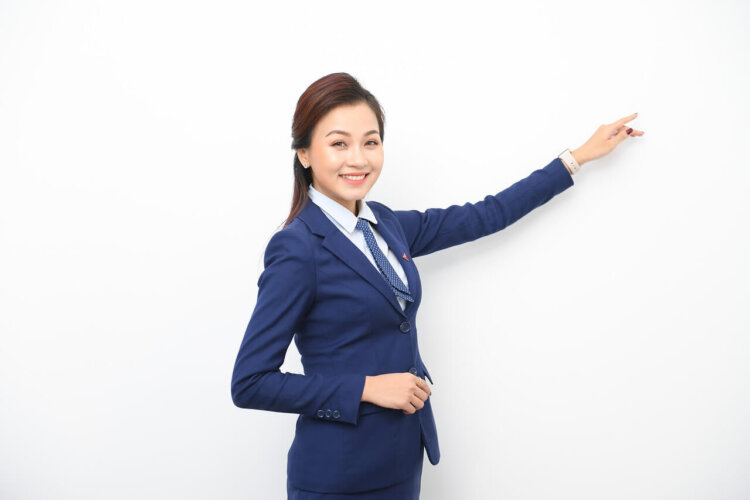女子学生の卒業写真の服装を徹底紹介!袴・ドレス・スーツを紹介2