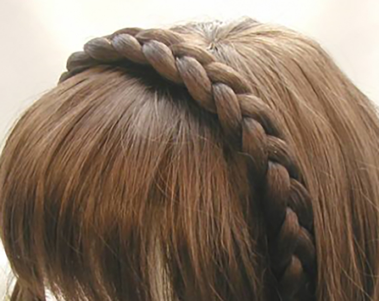 卒業袴写真の髪型は“編み込み”で簡単アレンジ!長さ別にやり方を紹介5