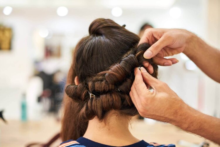 ミディアム×袴で卒業写真の髪型選び!簡単ヘアセット方法と髪飾りも紹介6