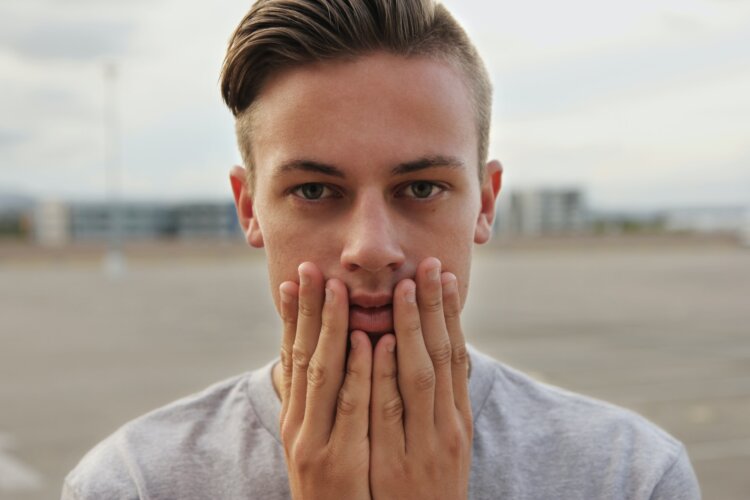 卒業写真スーツスタイルに似合う男性の前髪とは?おすすめ紹介9