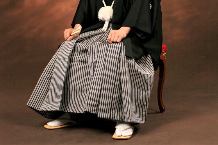 【最新】男子学生の卒業写真の服装を徹底紹介!スーツ・袴を全身紹介4