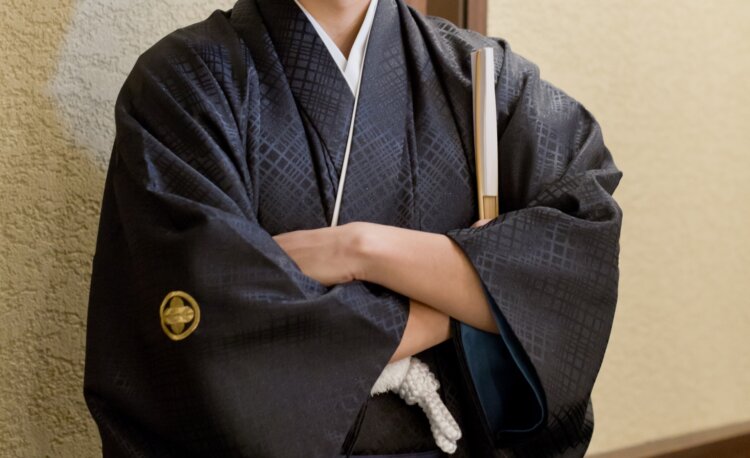 新郎のフォトウェディング撮影の衣装をまるっと解説!新郎のタキシード・袴選びとは3