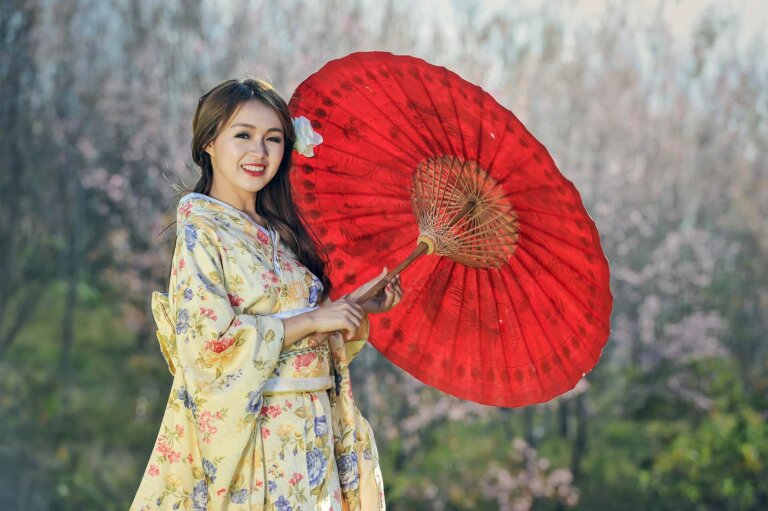 卒業袴写真ではブーツと草履どちらがおすすめ?丈の違いや相場まで解説