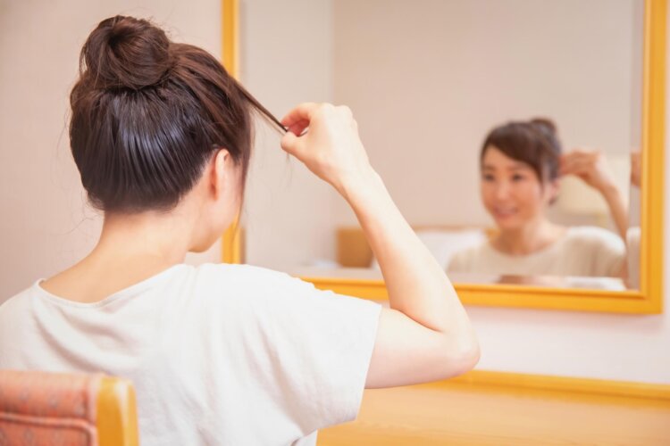 卒業袴は“お団子”で卒業写真が華やかに!ヘアアレンジ&髪飾りを紹介7