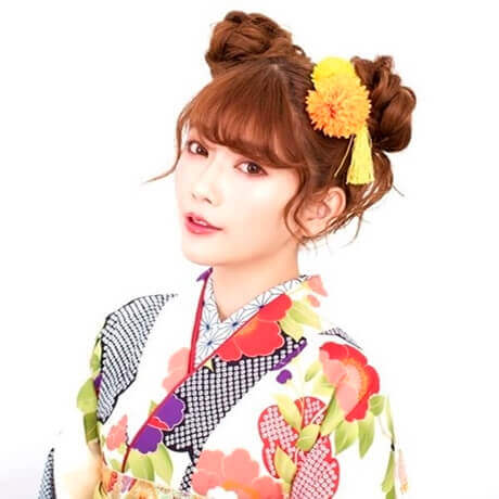 卒業袴は“お団子”で卒業写真が華やかに!ヘアアレンジ&髪飾りを紹介4