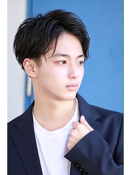 スーツの卒業写真に似合う男性ヘアスタイル特集!コツや注意点も紹介7