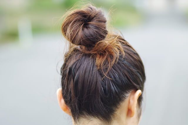 卒業袴は“お団子”で卒業写真が華やかに!ヘアアレンジ&髪飾りを紹介1