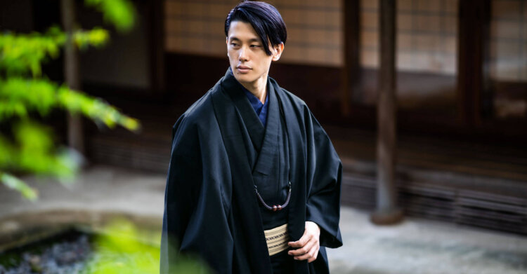 男性の遺影写真は和服がふさわしい?適した色や種類を紹介9