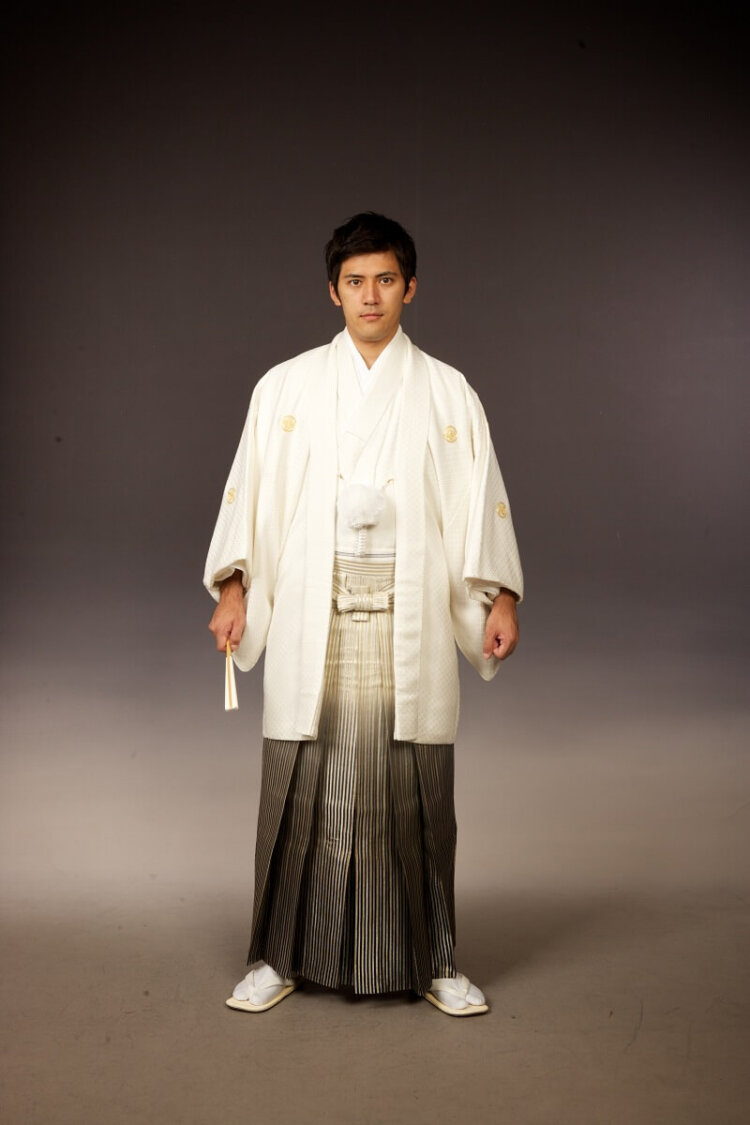 フォトウェディングの新郎和装の基本|種類・家紋・色・小物を紹介1