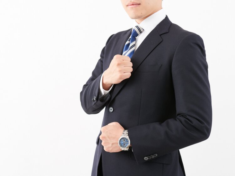 転職写真の男性の正しい服装は?正解な服装の選び方と着こなしを解説8