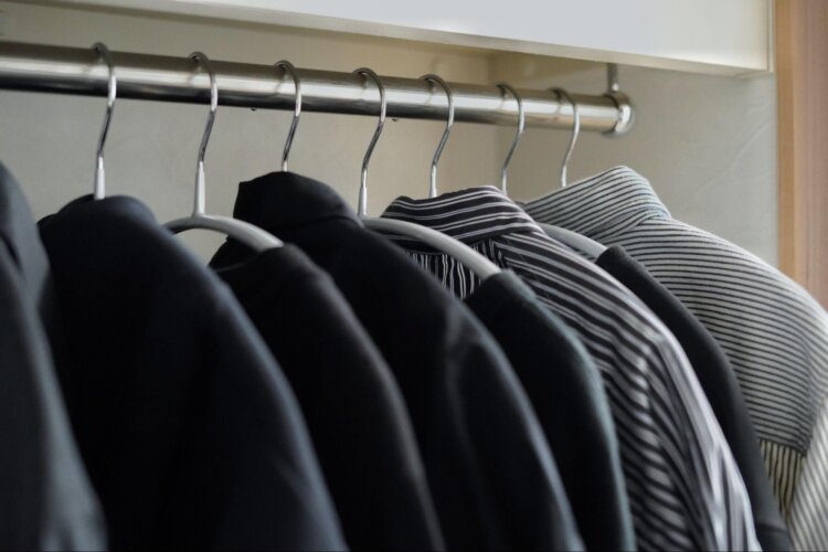 転職写真の男性の正しい服装は?正解な服装の選び方と着こなしを解説4
